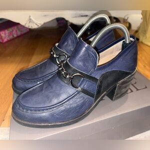 Casta Palmer chain loafer in blue/black leather w stacked heel - Preppy Feminine